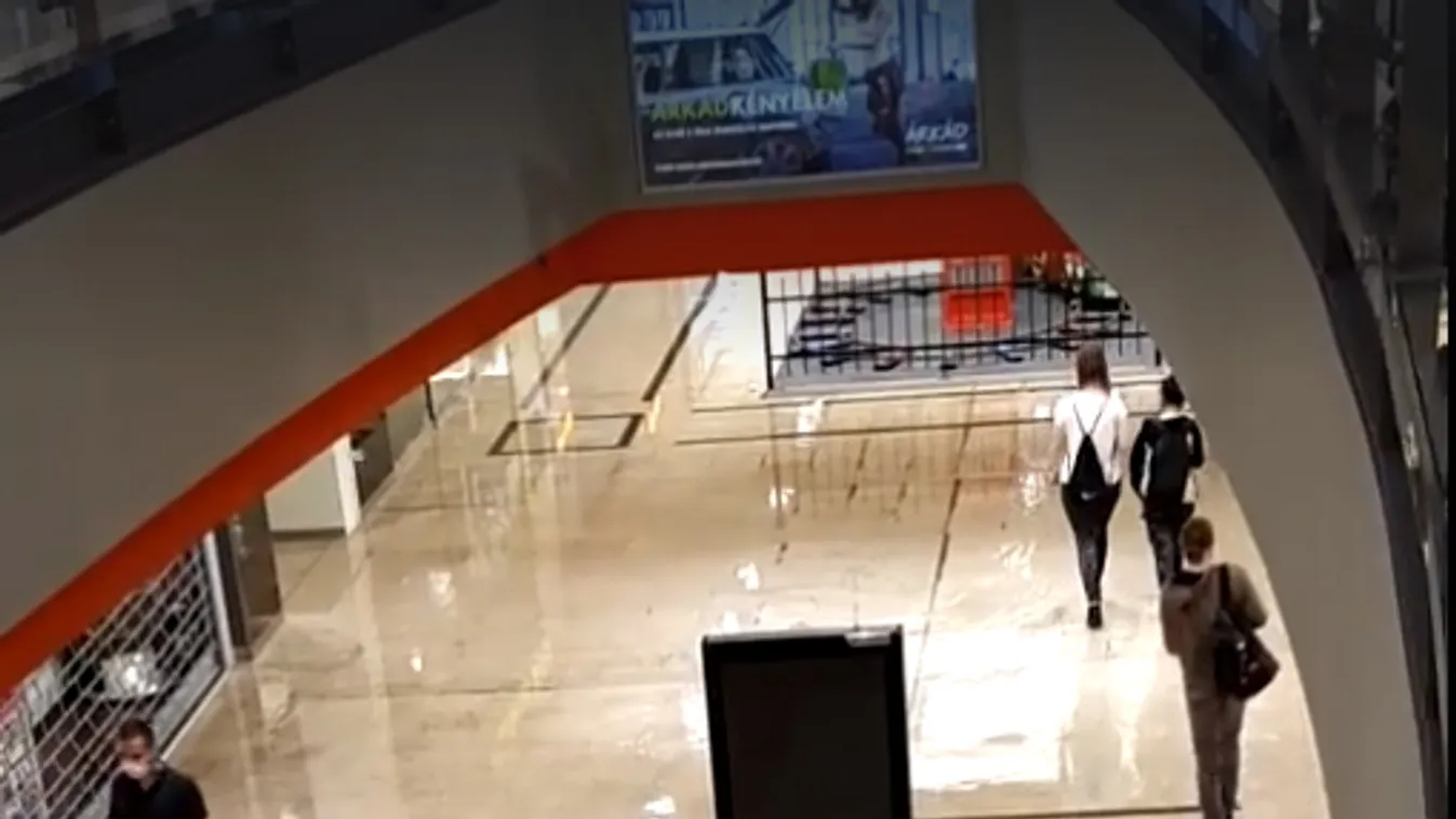 Ez durva: Azonnal bezárták a budapesti plázát