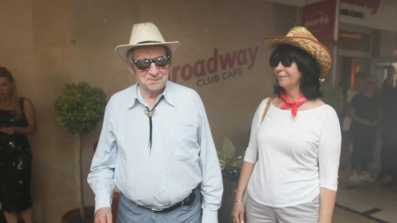 Szerelmével karöltve avatta fel saját csillagát a nemzet színésze