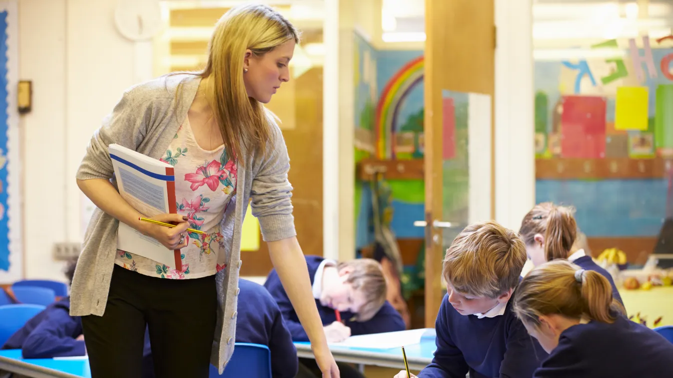 Megvan az időpont: ekkor kaphatják meg a megemelt fizetést a pedagógusok