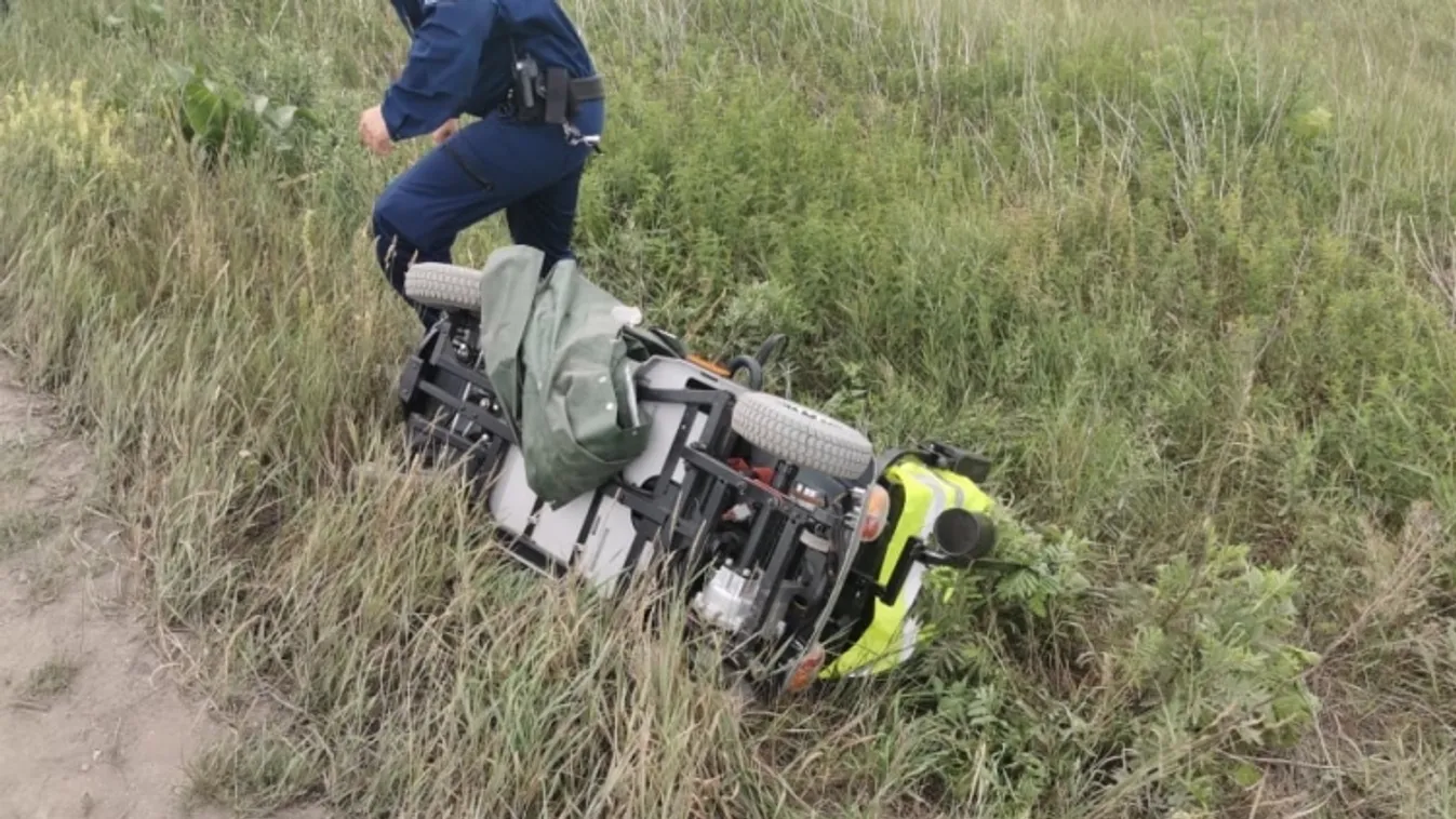 Mozgáskorlátozott férfin segítettek a hős rendőrök Székesfehérváron