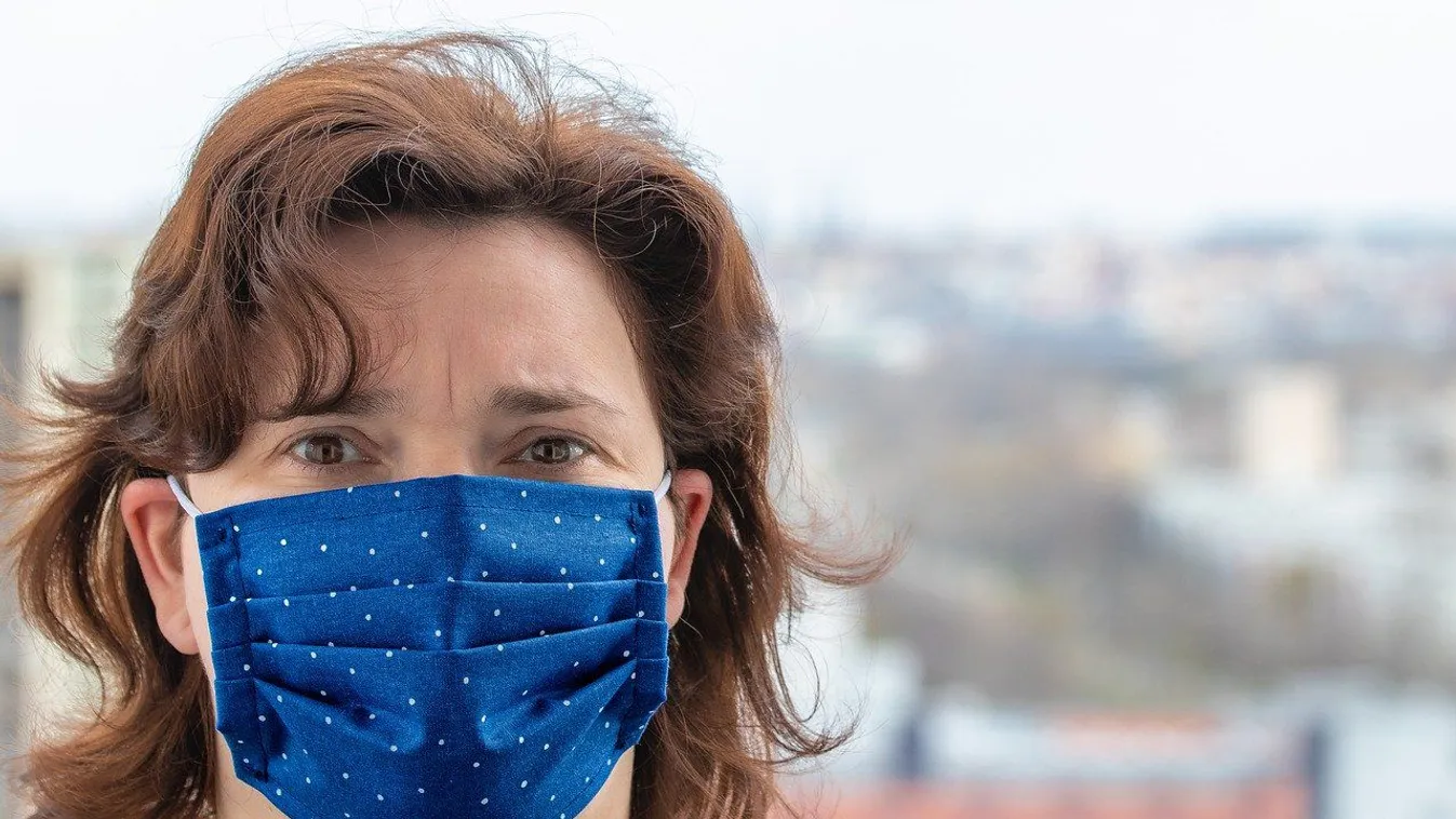 Durván kidobták a maszk nélküli asszonyt a budai üzletből – Eltört a csuklója