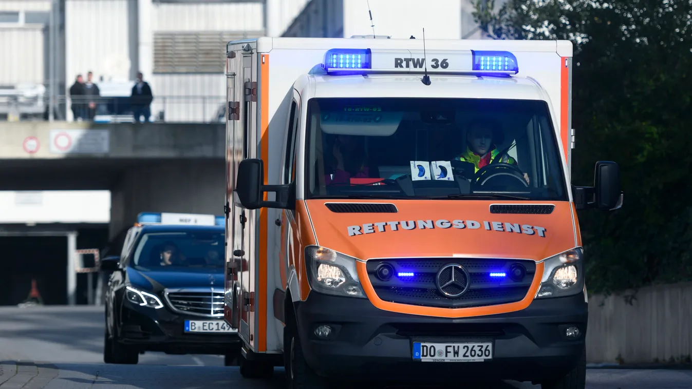 Lelocsolta a haját benzinnel, meggyújtotta, majd elindult a benzinkút felé