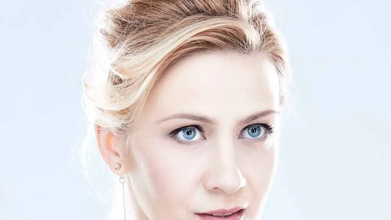 Óriási örömhírt jelentett be a magyar színésznő, örökbefogadott egy kisbabát - Fotó