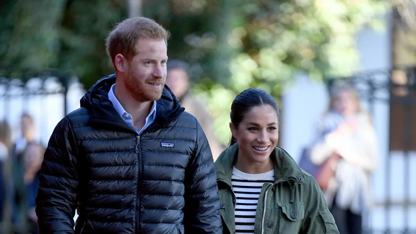 Szájmaszkban, hajhálóban állt be dolgozni Harry és Meghan - Fotók