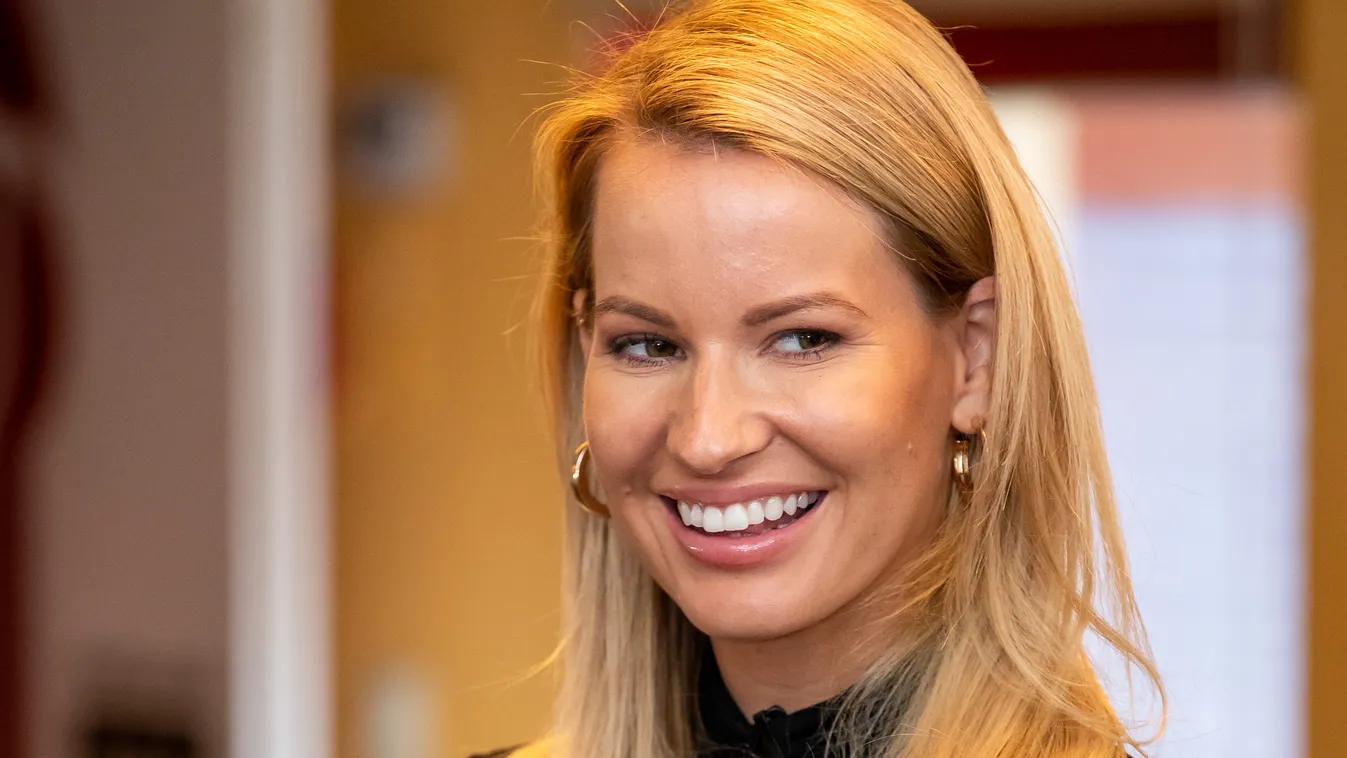 Élő adásban verekedett Mádai Vivien: Itt a videó