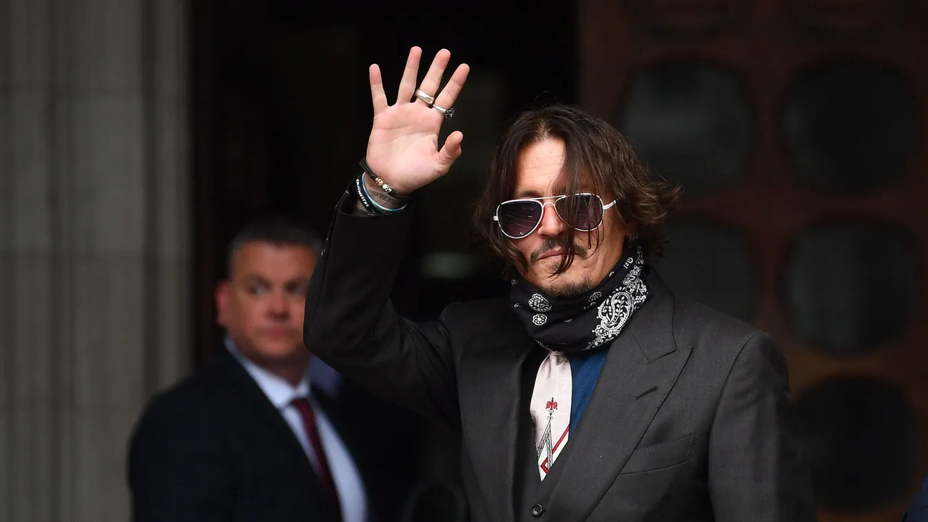Hátborzongató: Johnny Depp a felesége kutyáit is kínozta