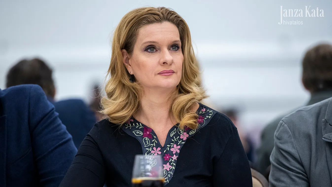 22 év korkülönbség, mégis működik Janza Kata párkapcsolata