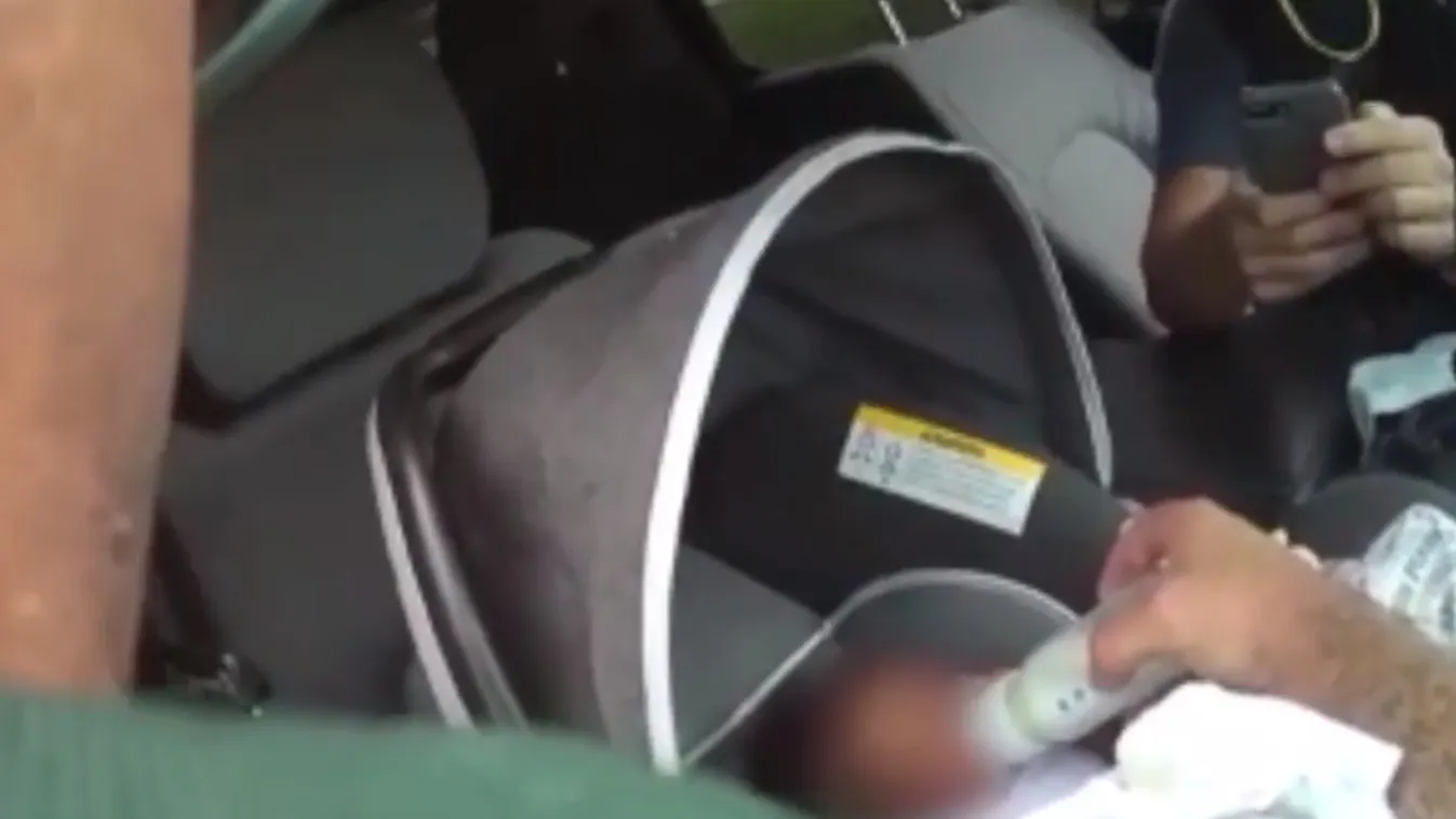 Szívszorító: négyhetes babát mentettek ki a rendőrök a forró kocsiból – videó