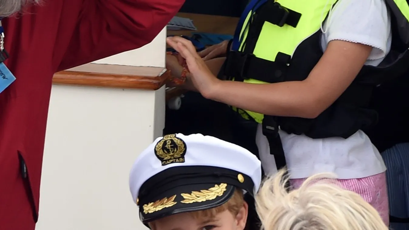 Csibészes mosoly: Elképesztően aranyos kép készült a ma 7 éves György hercegről