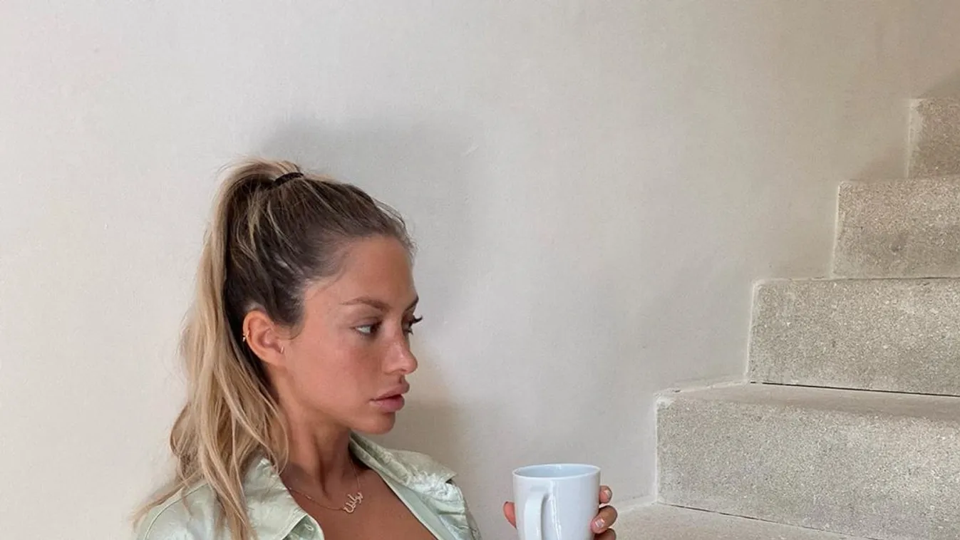 Nudizó csajról készült lesifotó