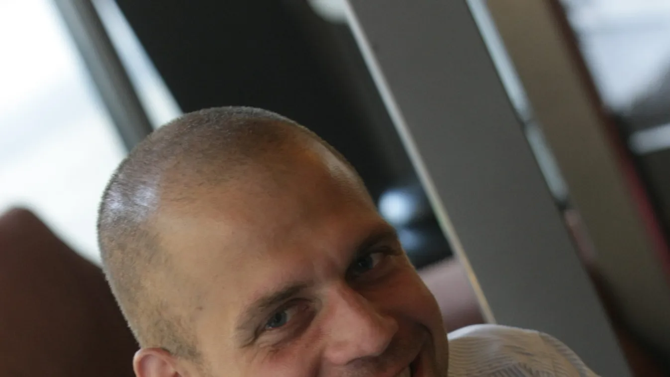 A koronavírus miatt lett egy magyar a világ legjobb snapszerjátékosa