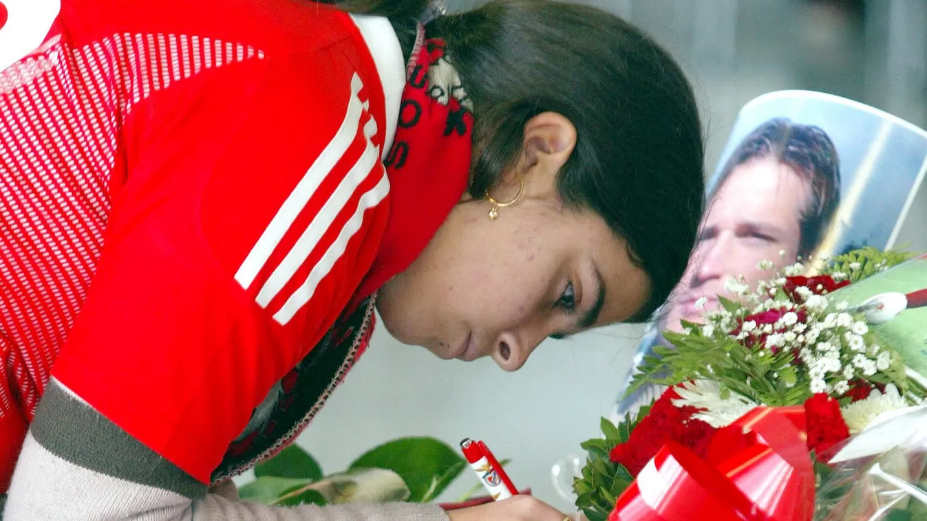 Szomorú nap a magyar fociban, emlékezzünk a tragikusan fiatalon elhunyt csatárra