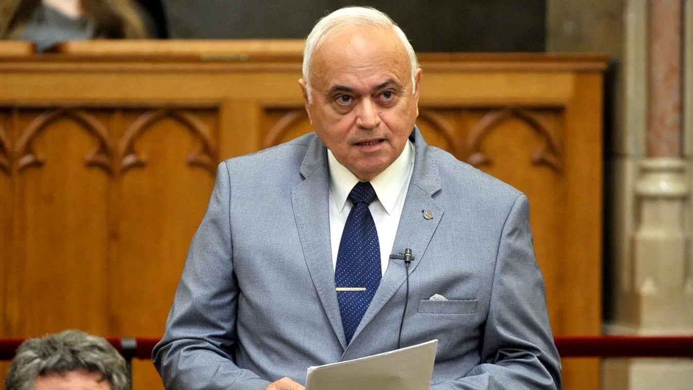 A Hitlert méltató DK-s László Imre most színt vallhat