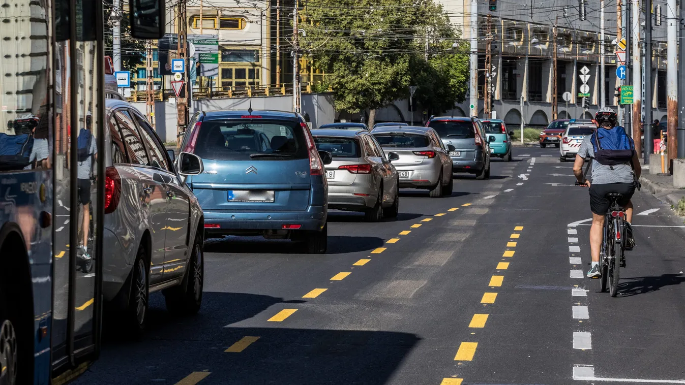 Karácsony nem enged: szeptemberben is maradnak a biciklisávok