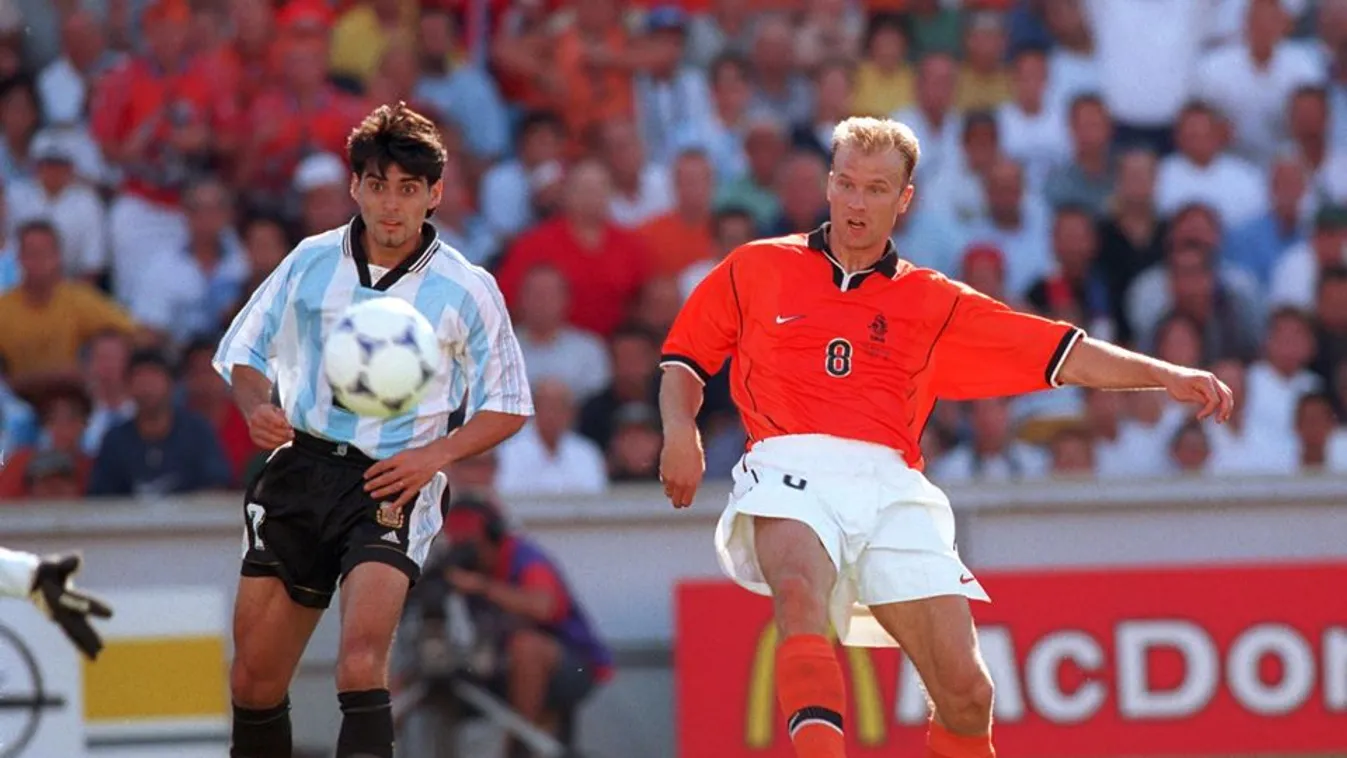 Megőrült a sportriporter, itthon már dalt is írtak a szülinapos csodagólról