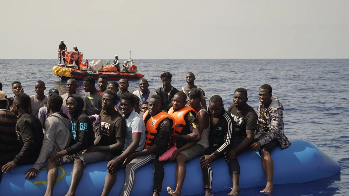 Újra megindult a migránsáradat Olaszország felé