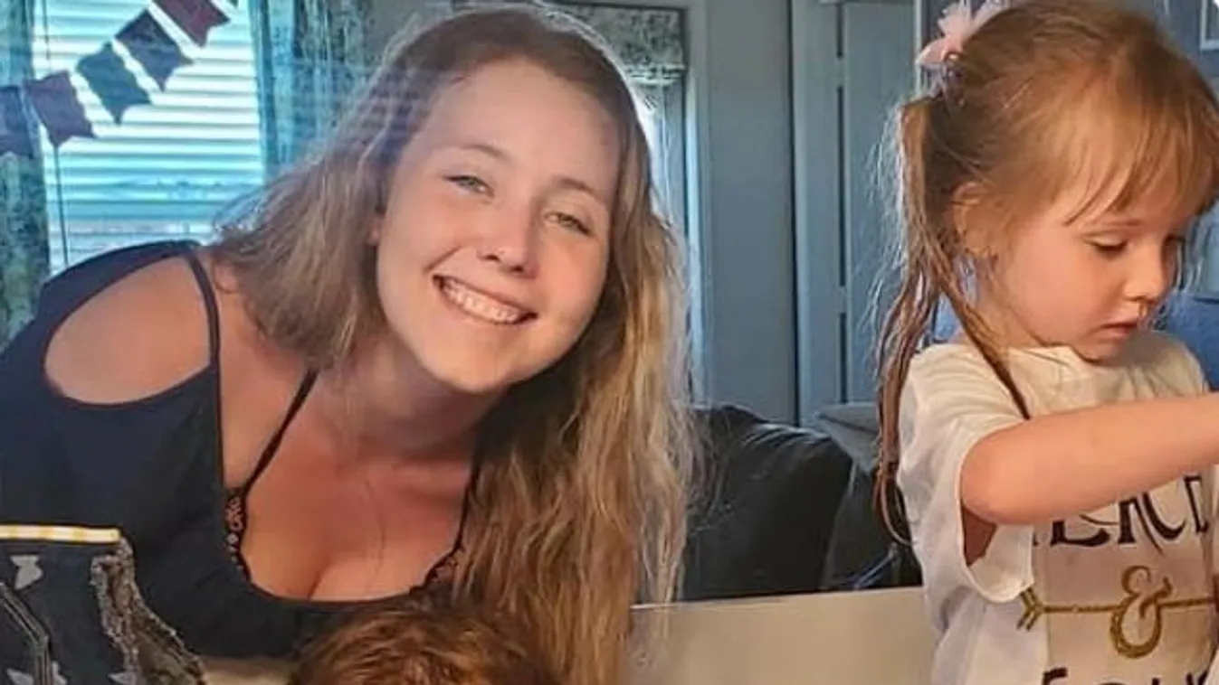 A rendőrök is sírva fakadtak: a 2 és 4 éves kislány holttestére édesanyjuké mellett találtak rá