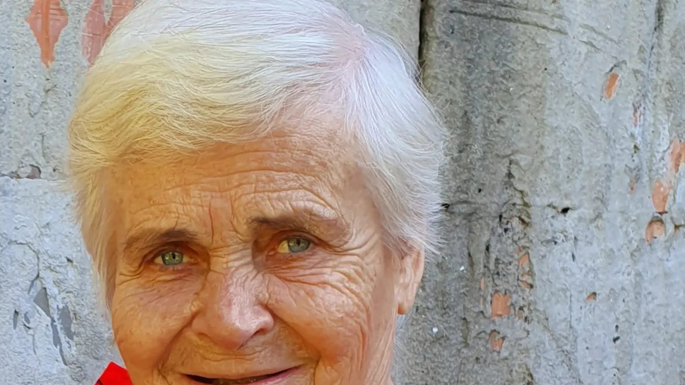 Elképesztő változás: Tíz évet fiatalodott Szilágyi István özvegye