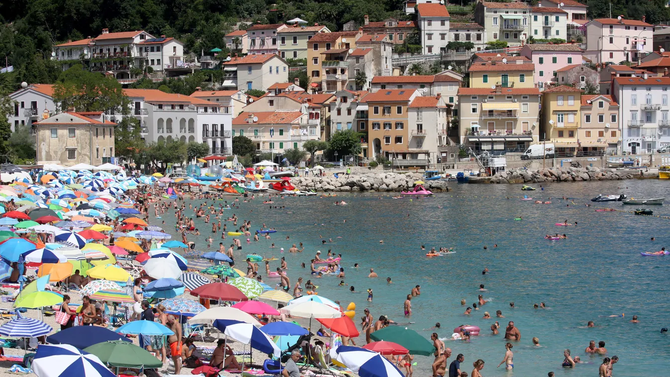 Több tízezer magyar nem törődik a járvánnyal Horvátországban