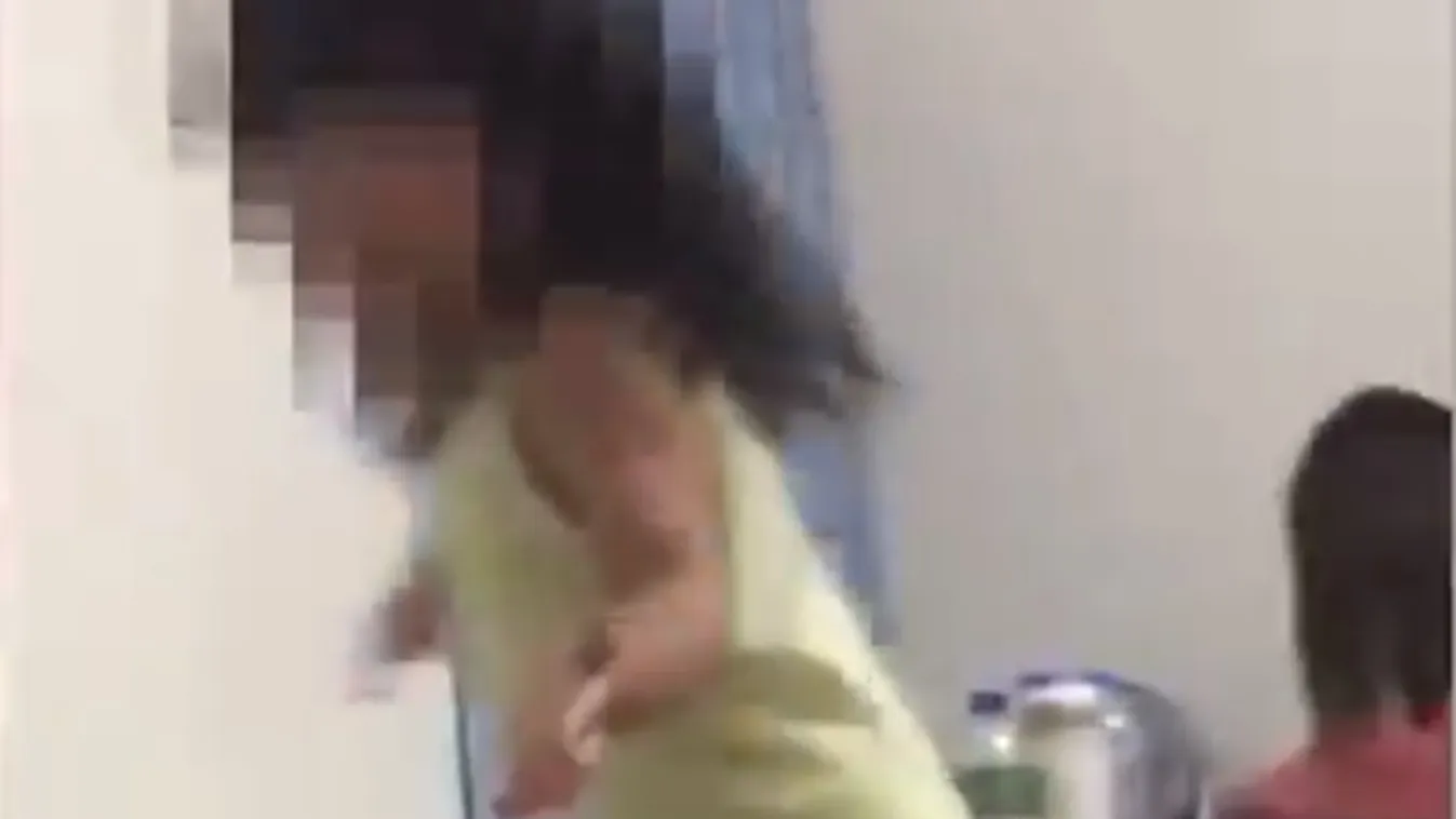 Halálra rémült az apuka, arctalan alak tűnt fel kislánya tánca közben - videó