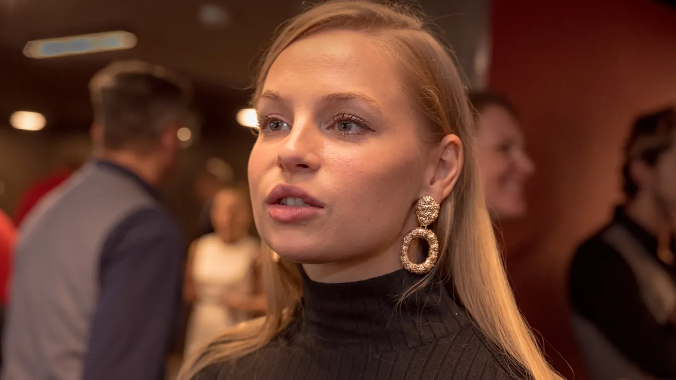 Vadító fotó, Iszak Eszti bikiniben mutatta meg magát