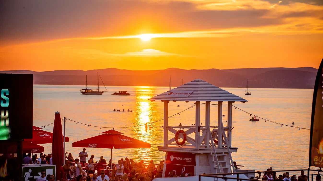 A legforróbb napokon is irány a Plázs