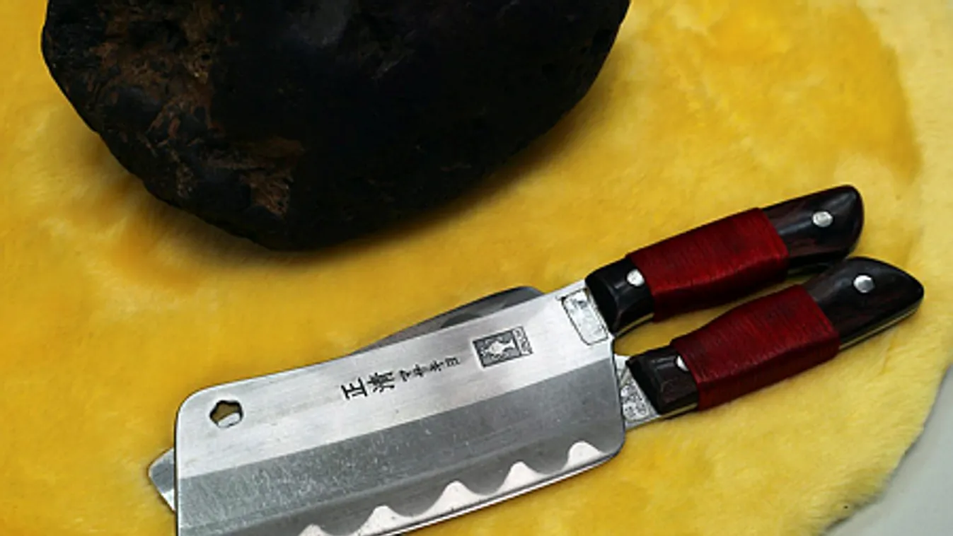 Bárddal támadta meg ismerőseit egy férfi Budaörsön