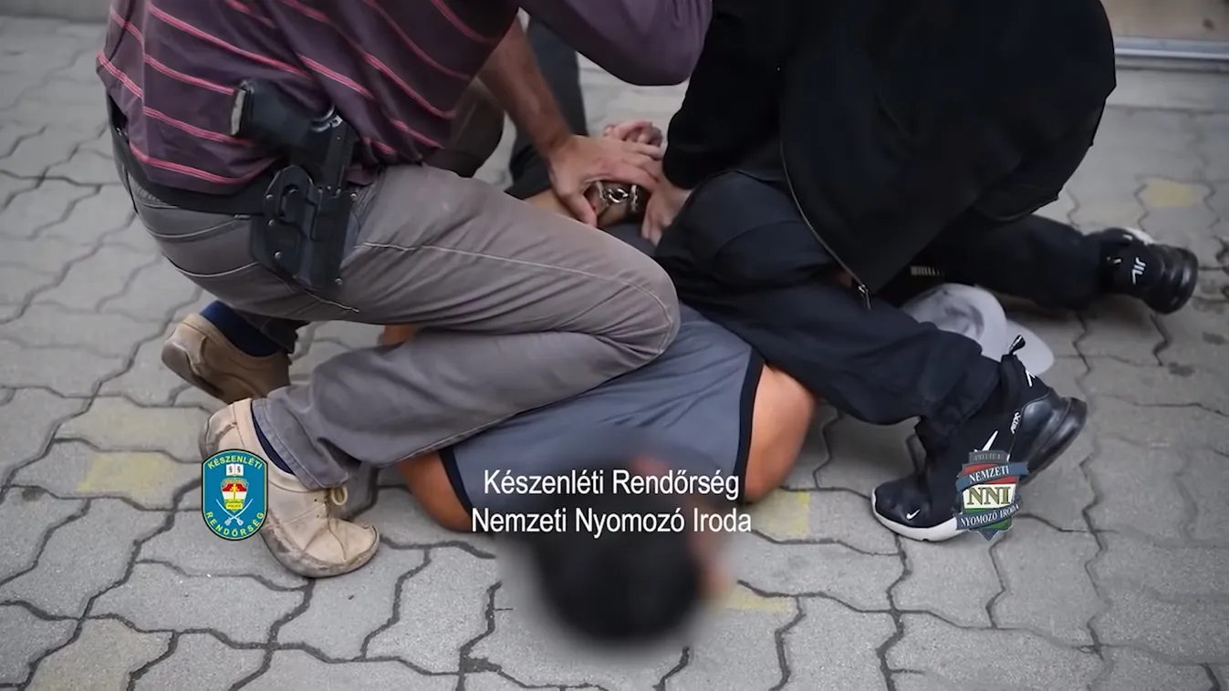 A pofátlanság teteje: a rendőrök szeme láttára adta el a díler az új dizájnerdrogot - videó!