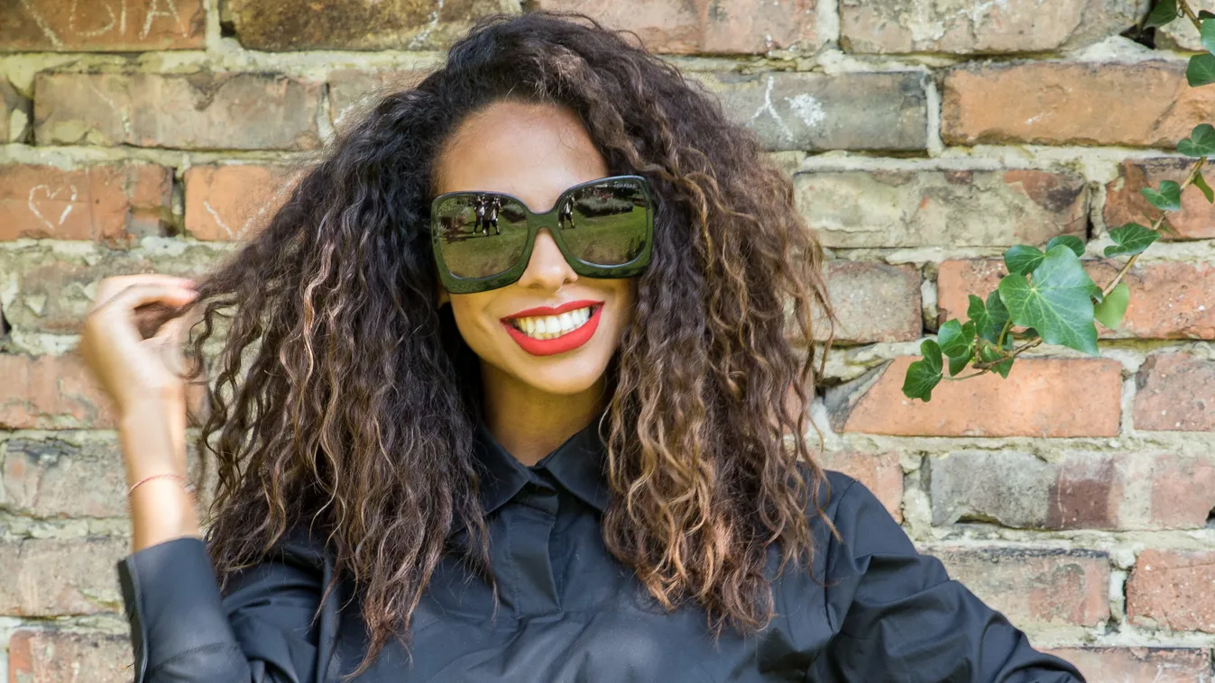 Nagyon nincs könnyű helyzetben a magyar sztáranyuka: Szomorú, ami a családjával történt