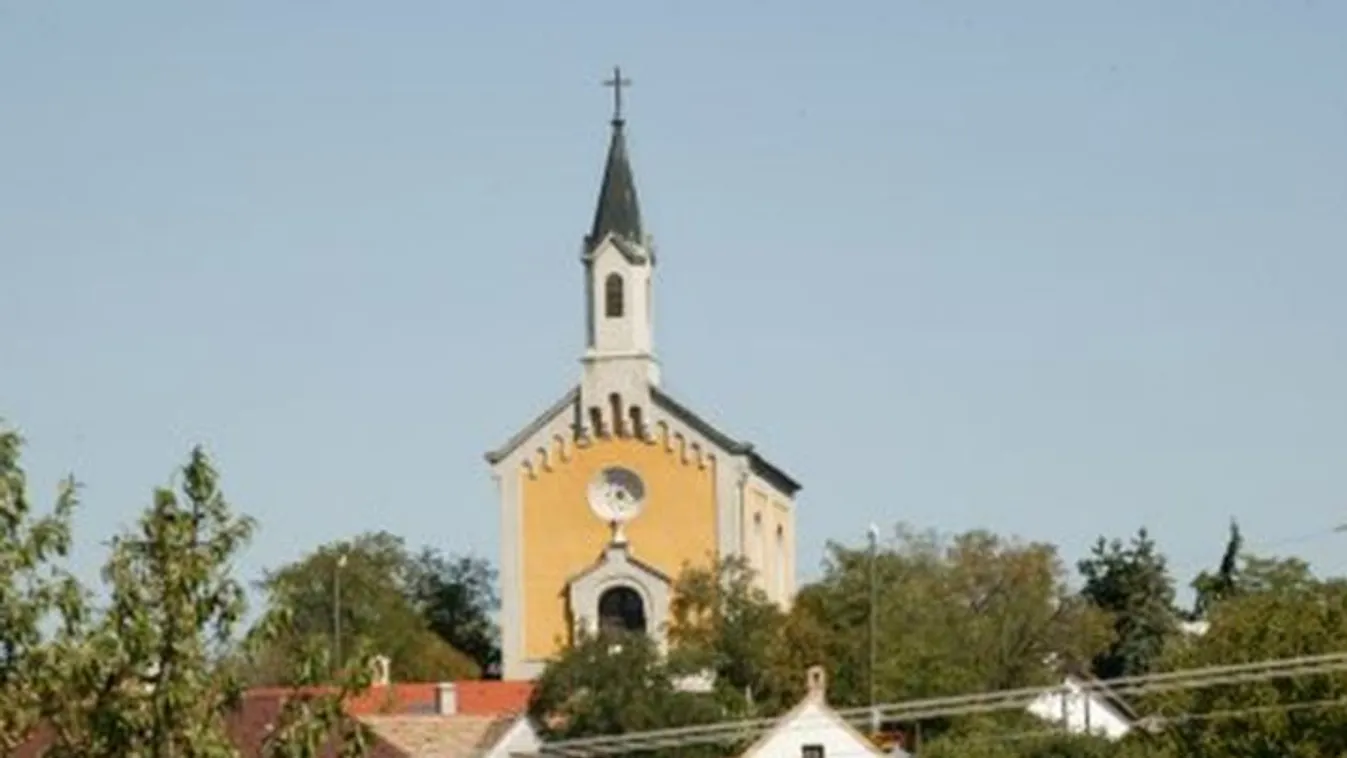 Automata adagolja a szenteltvizet a templomokban