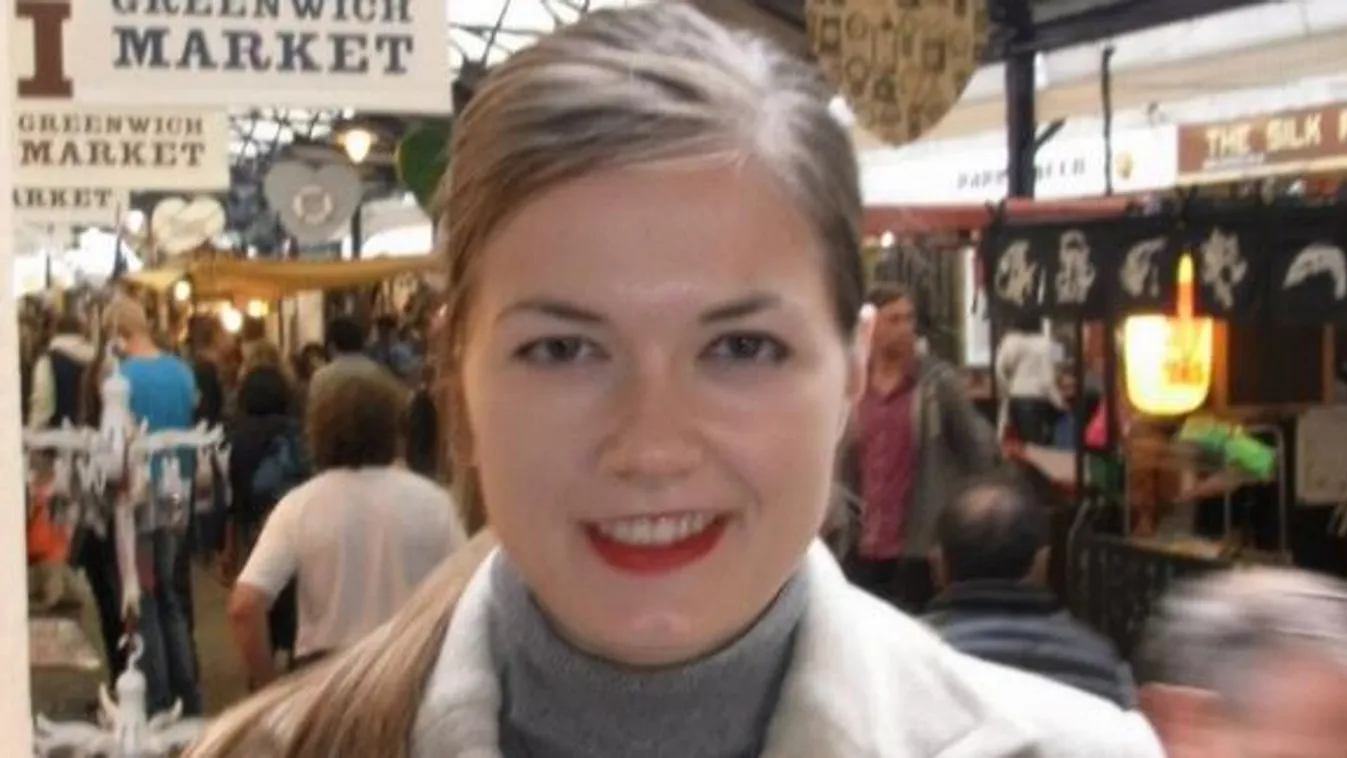 Halott kisfia mellett találták meg az édesanyát: borzalom, mi történt a család lakásában