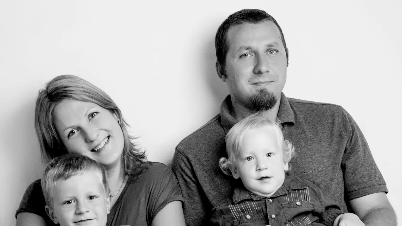 “Hazaköltöztünk,mert itthon bizonságosabb”