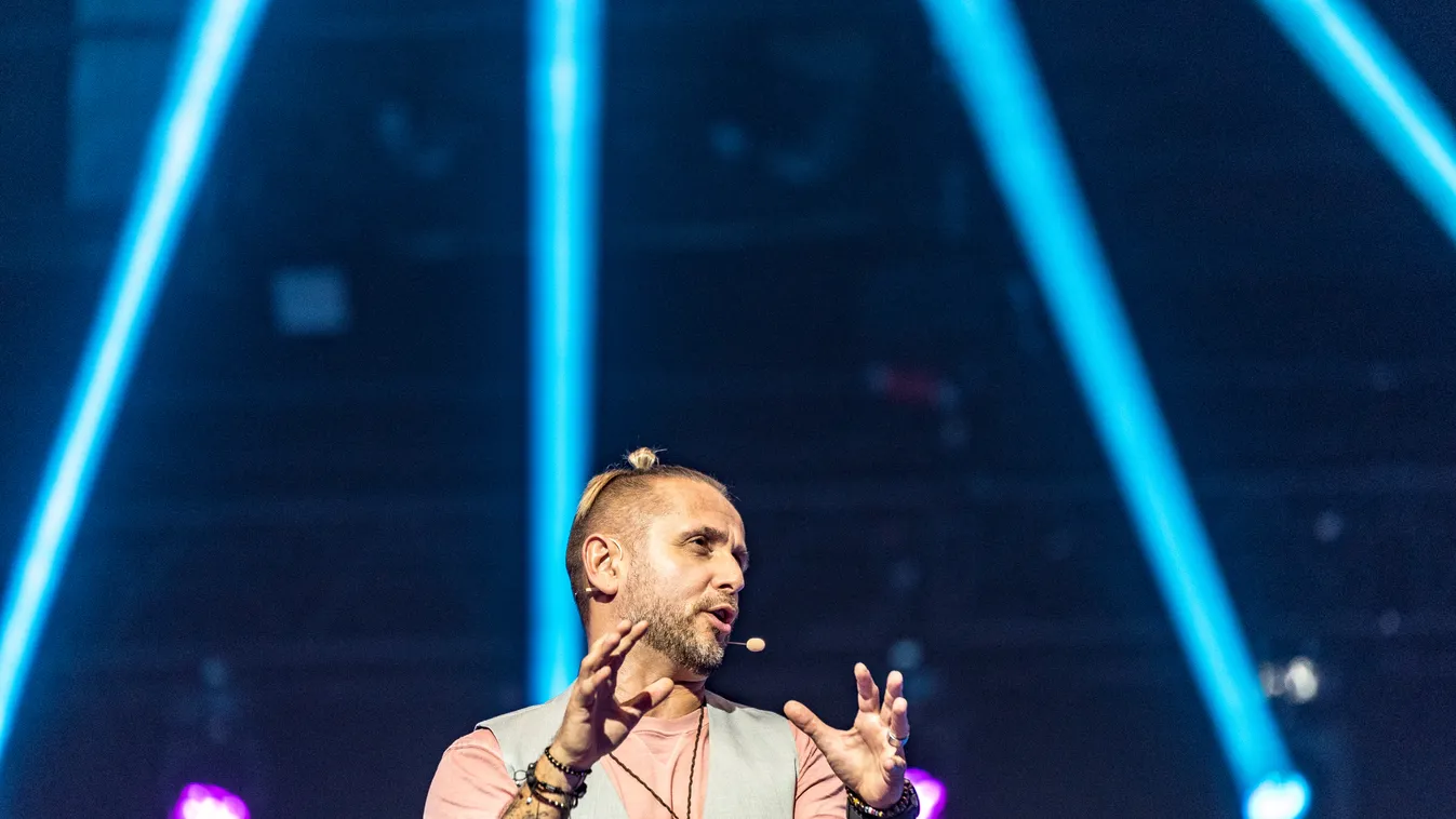 Élő adásban szólalkozott össze Majka és Balázs