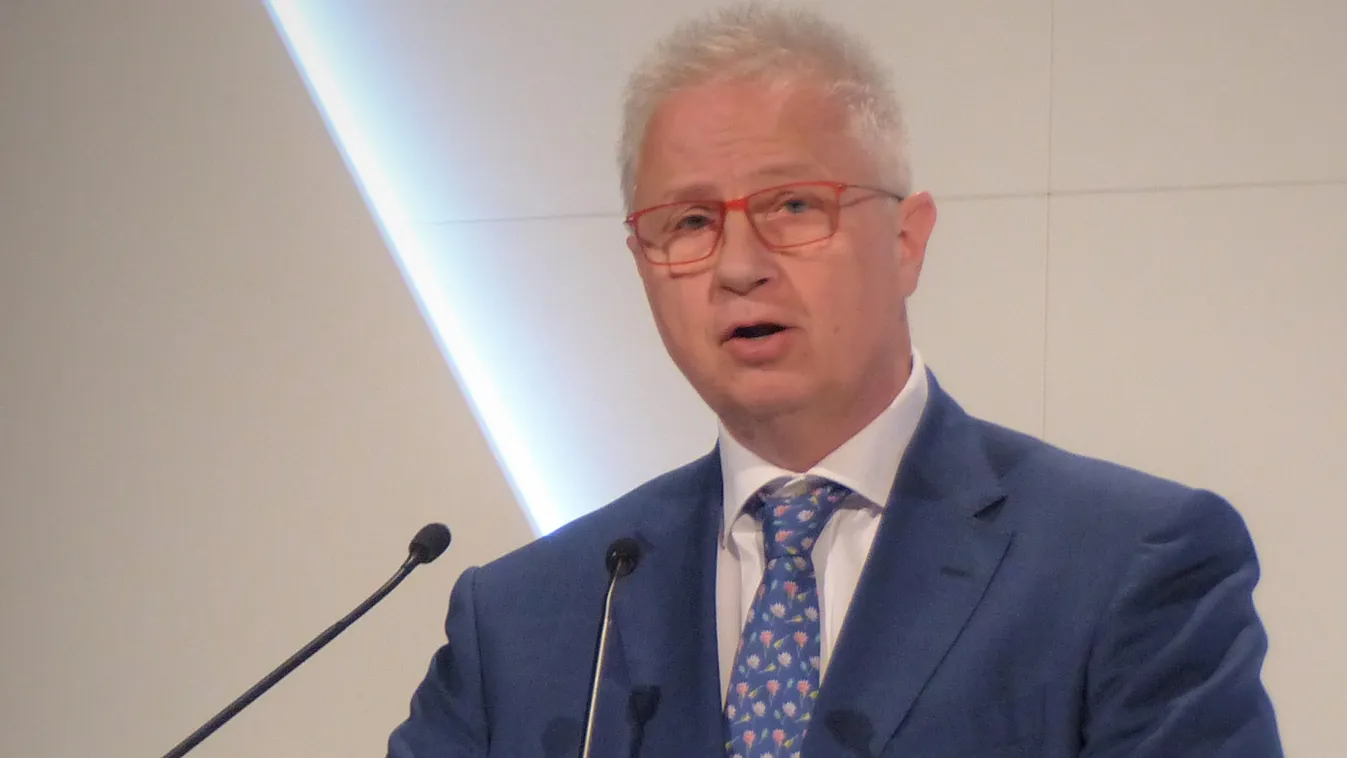 Megfertőződött Trócsányi László európai parlamenti képviselő