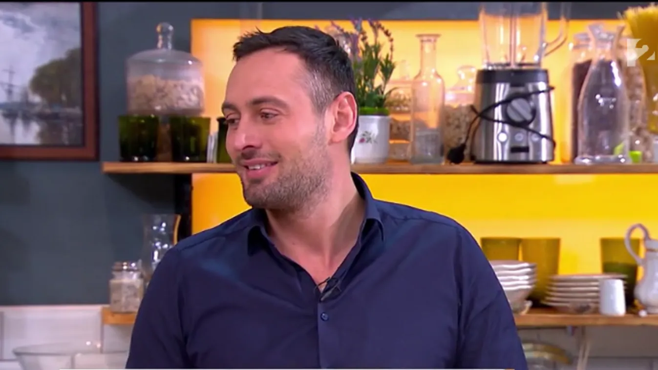 Bombázók ütötték le és rabolták el Fecsót – fotó