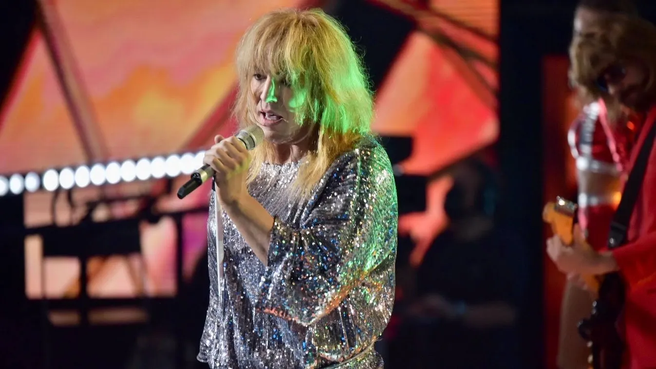 Döbbenetes átalakulás, így tért vissza Curtis a drámai bejelentés után - Fotó