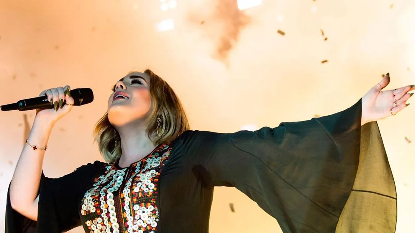 40 kiló mínusz után bikinire vetkőzött Adele - Fotó