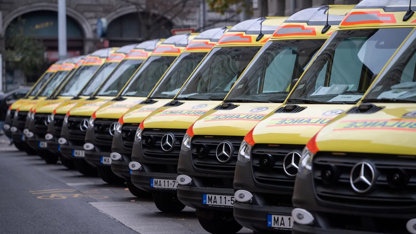 Szívmelengető: csodás hangú színészekkel erősítenek a mentők - fotó