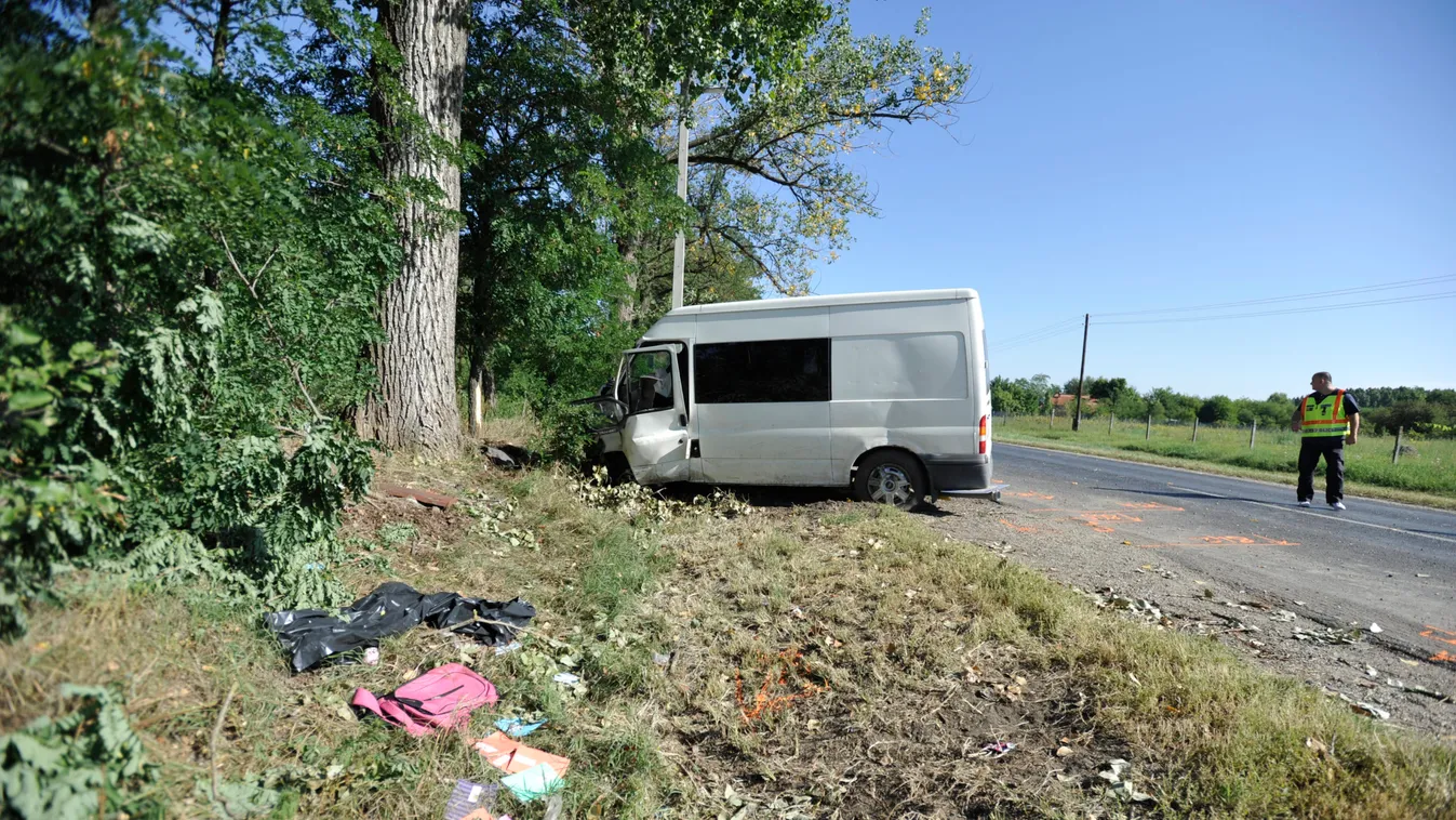 Szétrepült tanszerek: újabb megrázó fotók érkeztek a nyársapáti tragédia helyszínéről