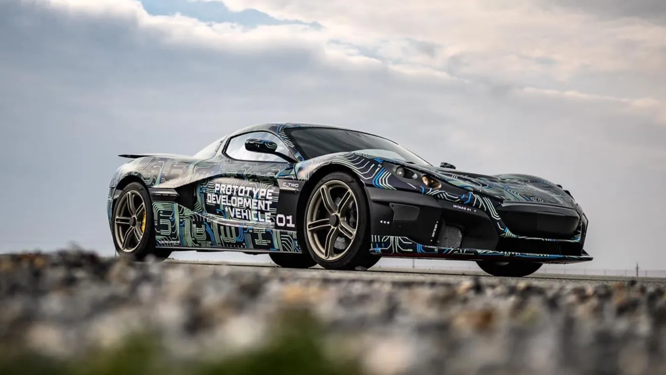 Hatszázmillió plusz egy kis apró: horvát csodaautót vett a világsztár