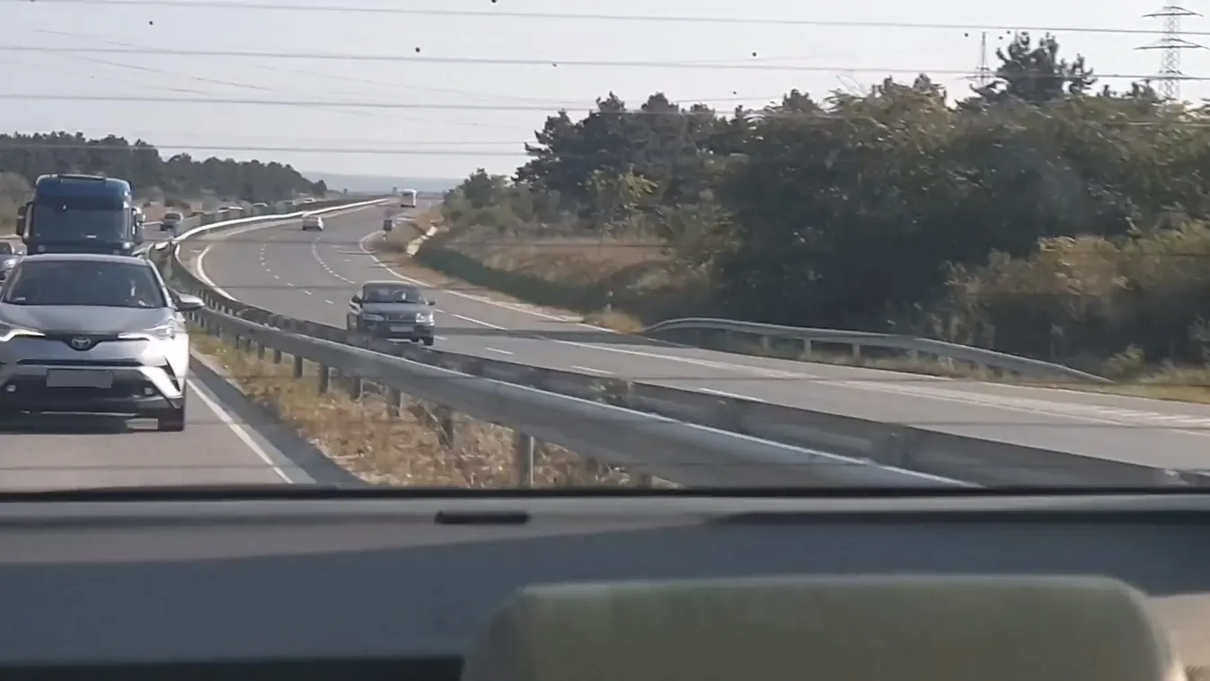 Sokkoló: forgalommal szemben hajtott egy autós a 8-as főúton