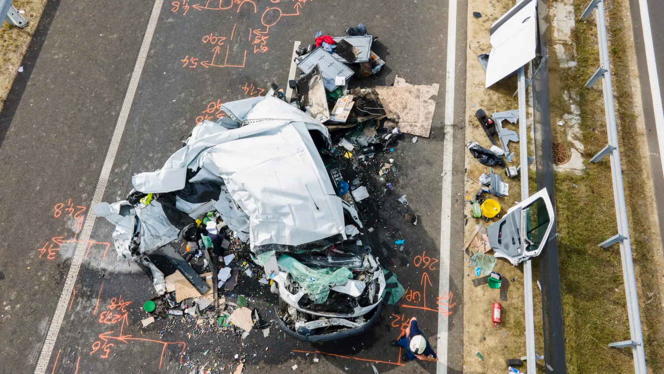 Megrázó helyszíni fotók érkeztek a zalai tömegbalesetről