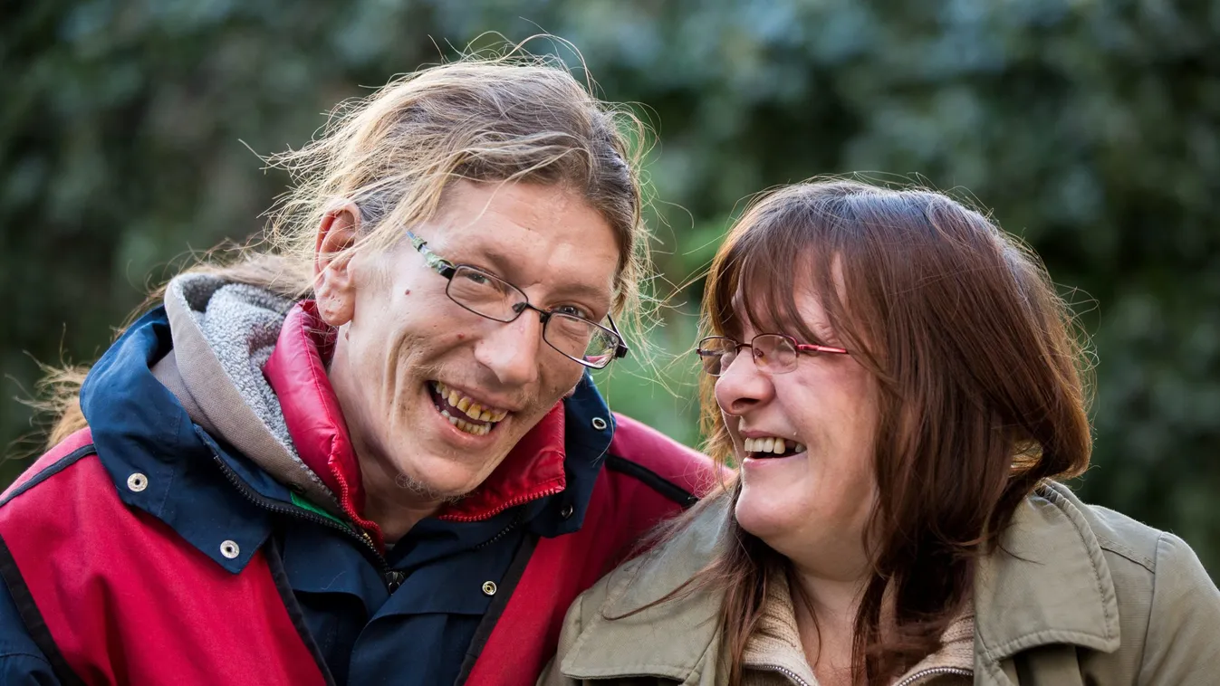 Megható szerelmi történet: utolsó fillérjét adta oda leendő feleségének a hajléktalan