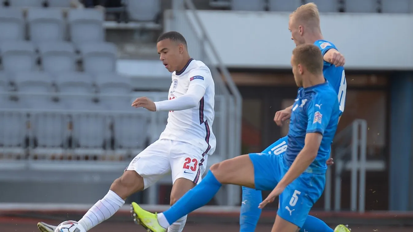 Szexkaland miatt kerülnek lapátra a sztárfocisták