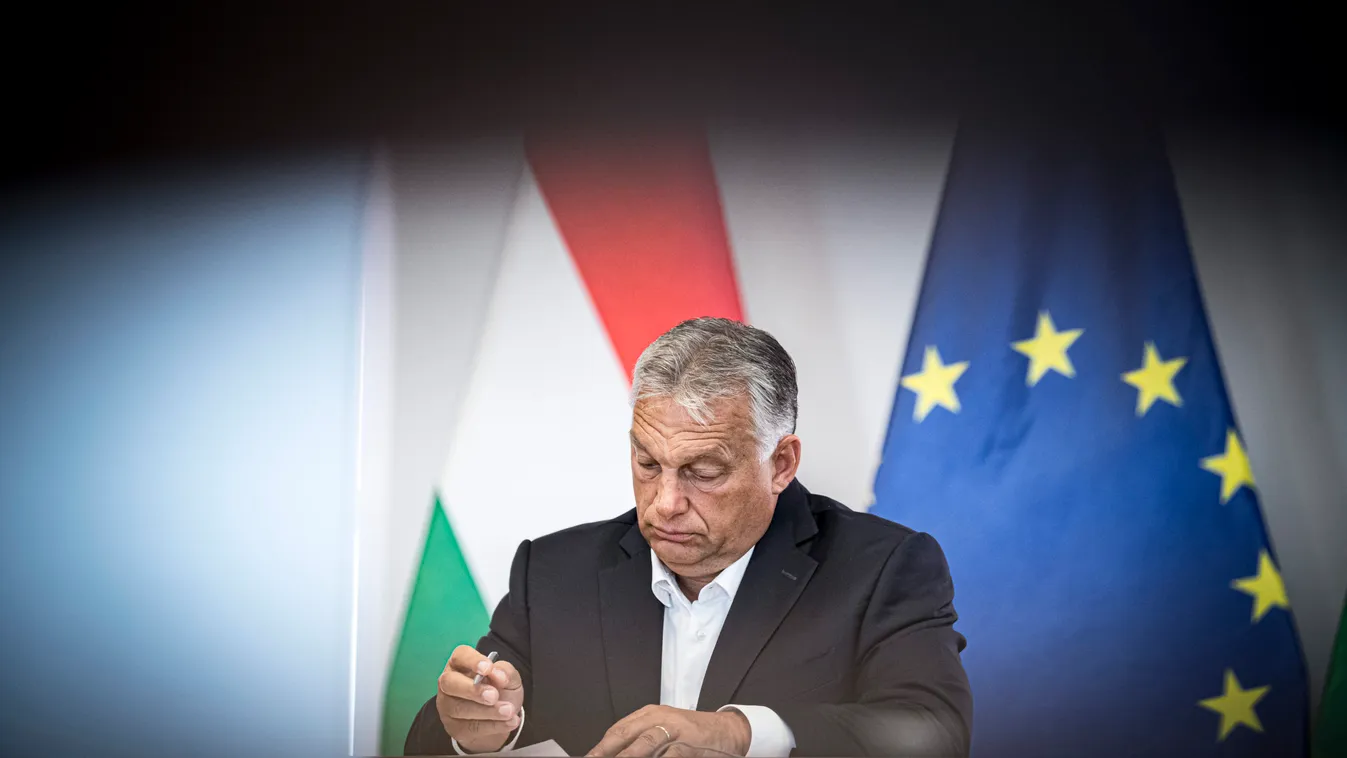 Orbán Viktor megérkezett Brüsszelbe - videó