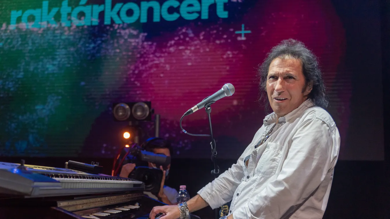 Így töltötte a karantént a legendás magyar billentyűs - Videó