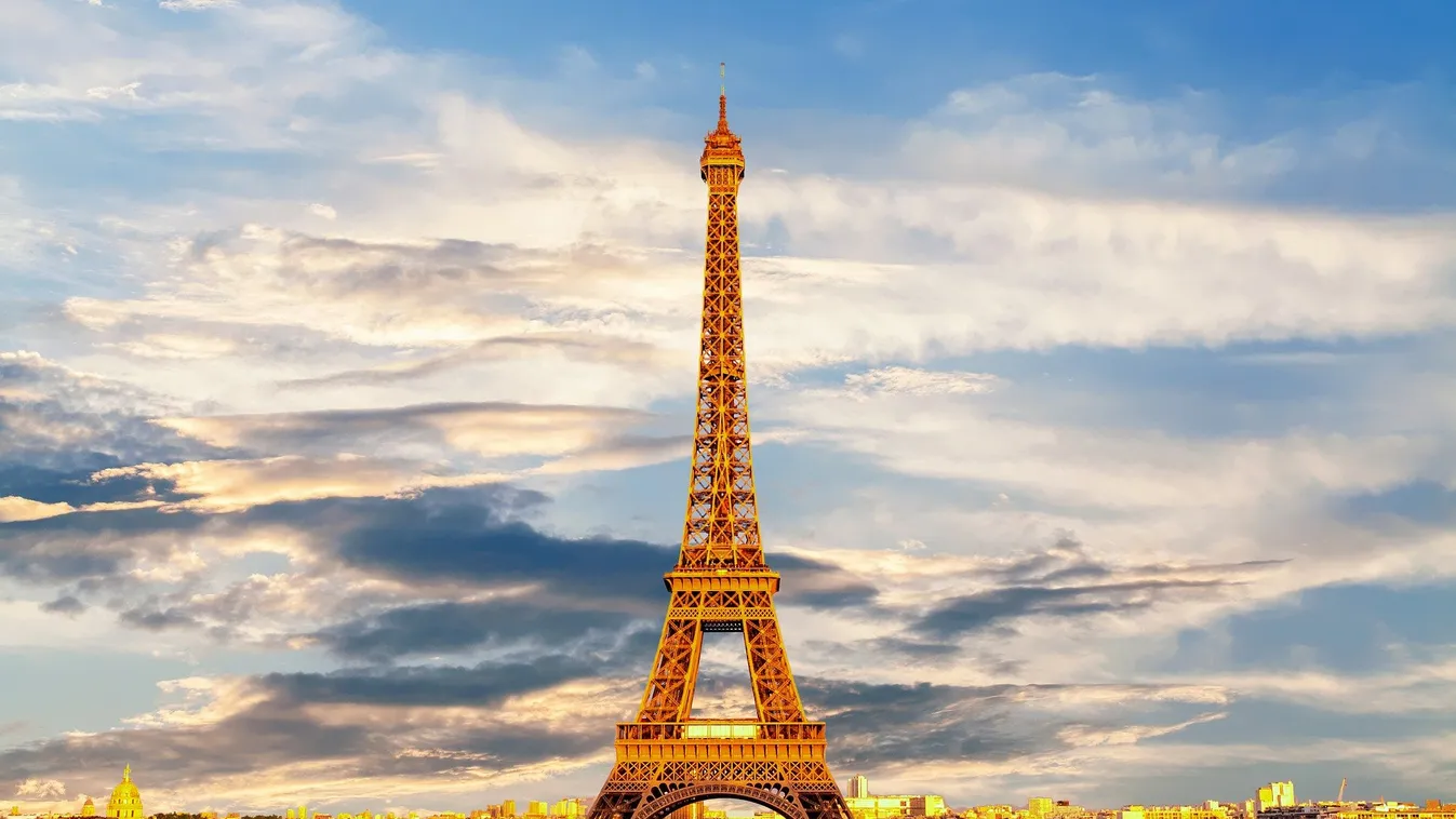 Most kaptuk a hírt: hatalmas a rendőri készültség Párizsban, egy férfi fenyegetőzik az Eiffel-toronynál