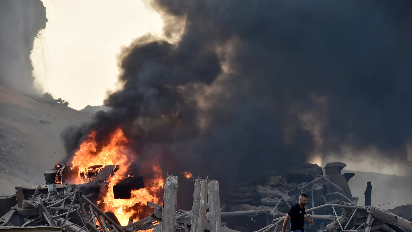 Életjeleket fedeztek fel a romok alatt Bejrútban egy hónappal a hatalmas robbanás után