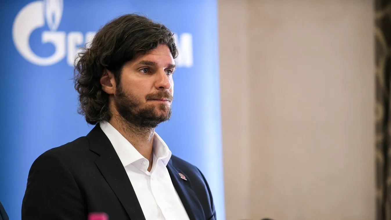 Nagy László tünetmentesen várja a második koronavírusteszt eredményét