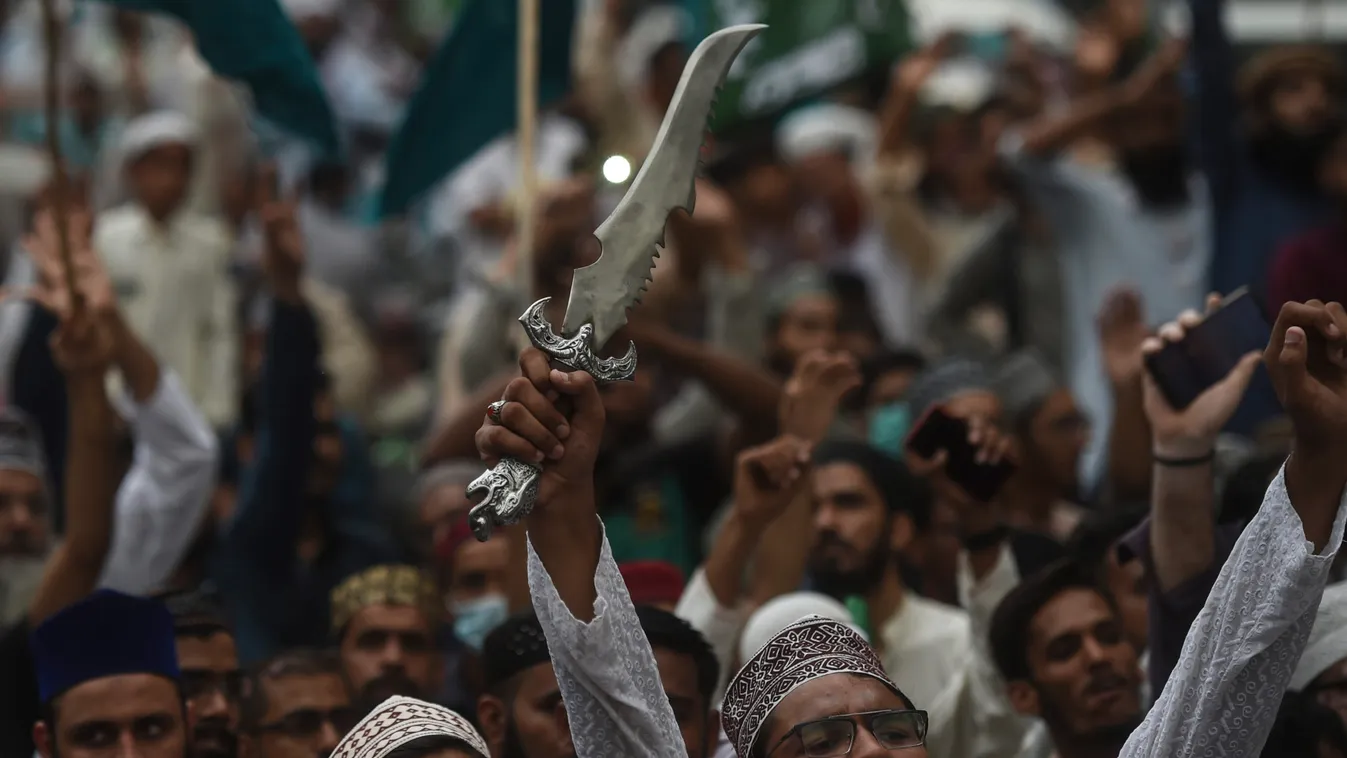 Retteghet Európa! Bosszút esküdtek az iszlám hitűek